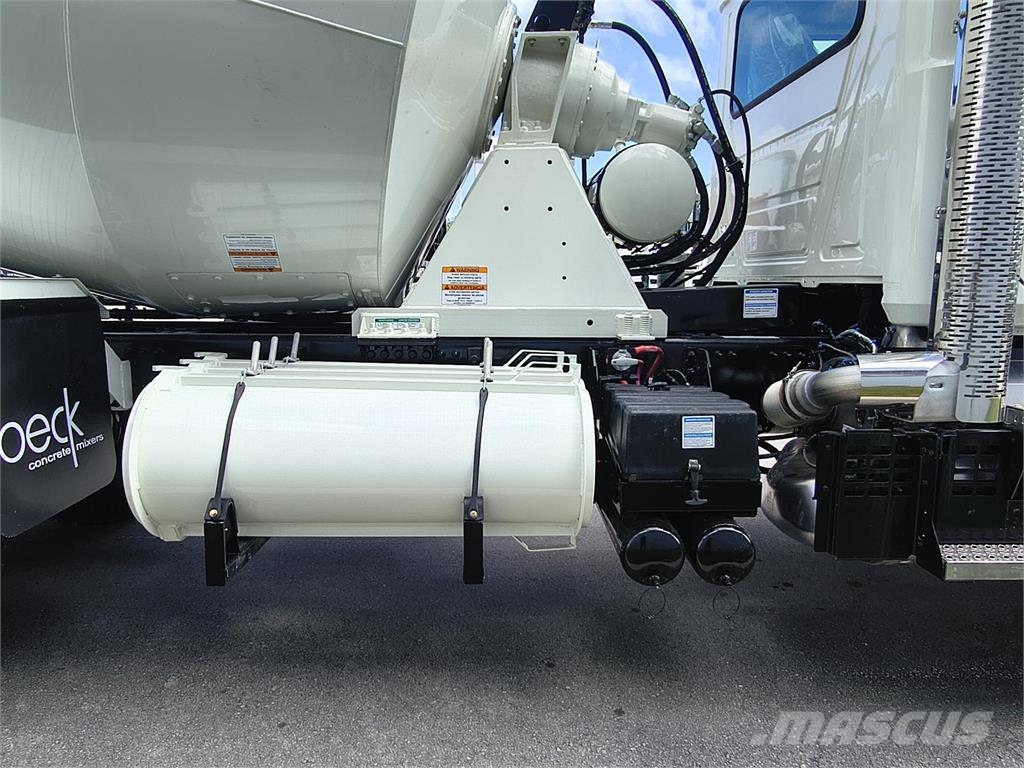 Mack GR64B Concrete trucks