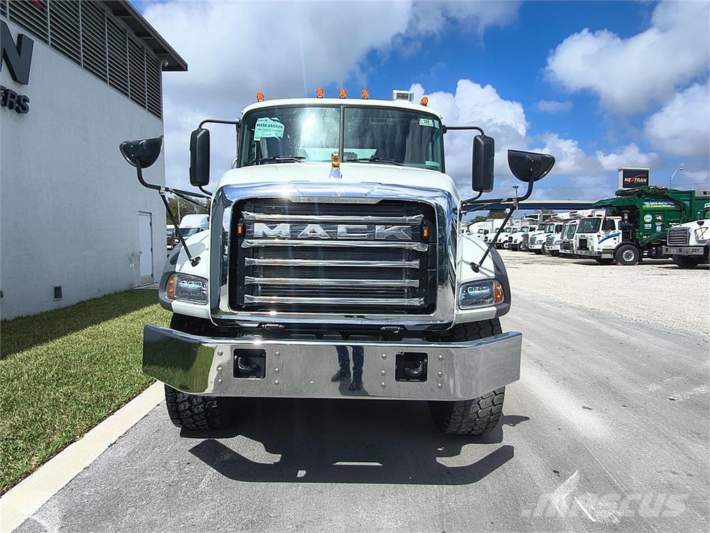 Mack GR64B Concrete trucks