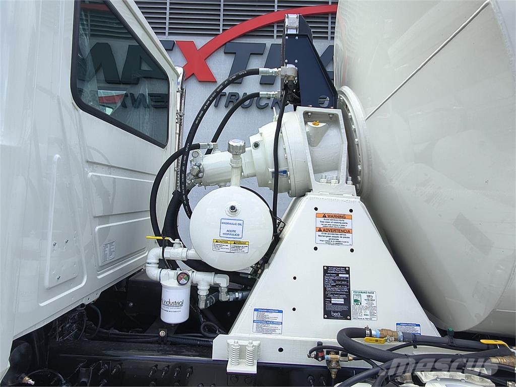 Mack GR64B Concrete trucks