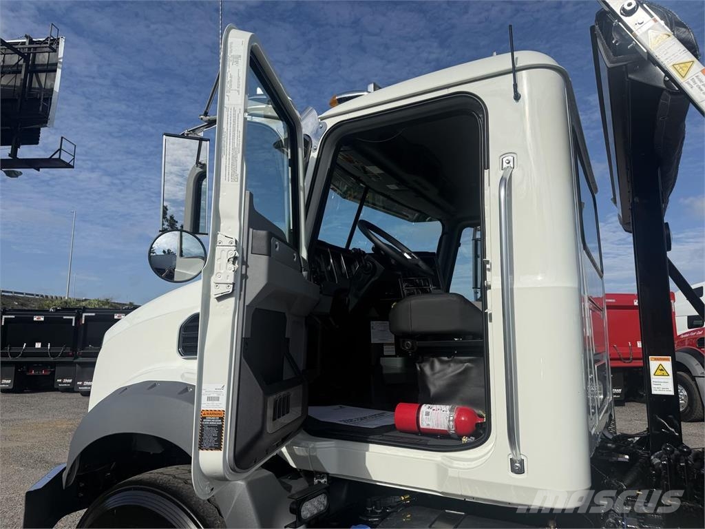 Mack GR64B Otros camiones