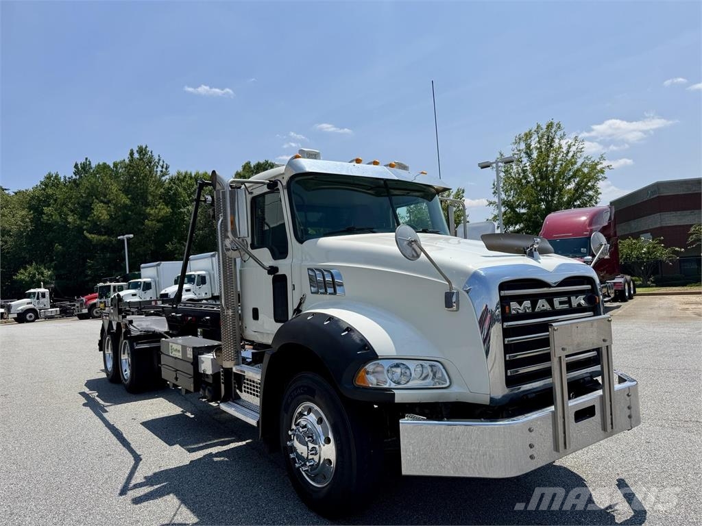 Mack GR64B Altele