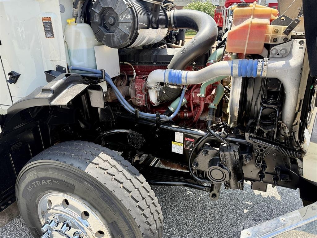Mack GR64B Altele