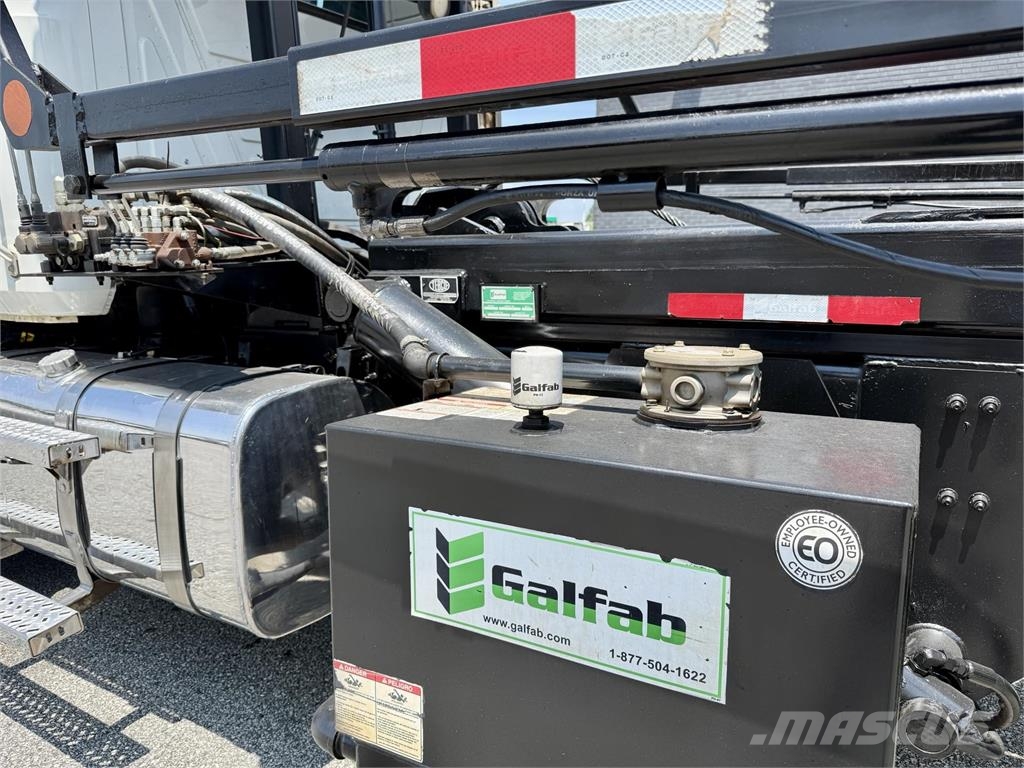 Mack GR64B Altele