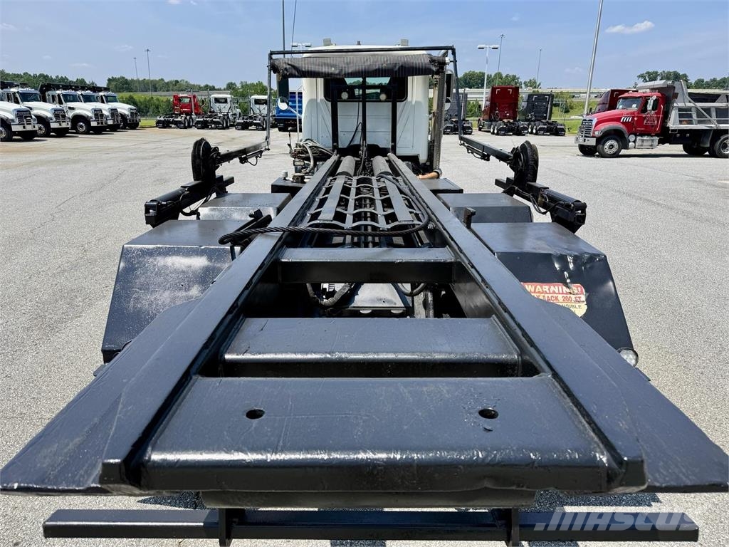 Mack GR64B Altele
