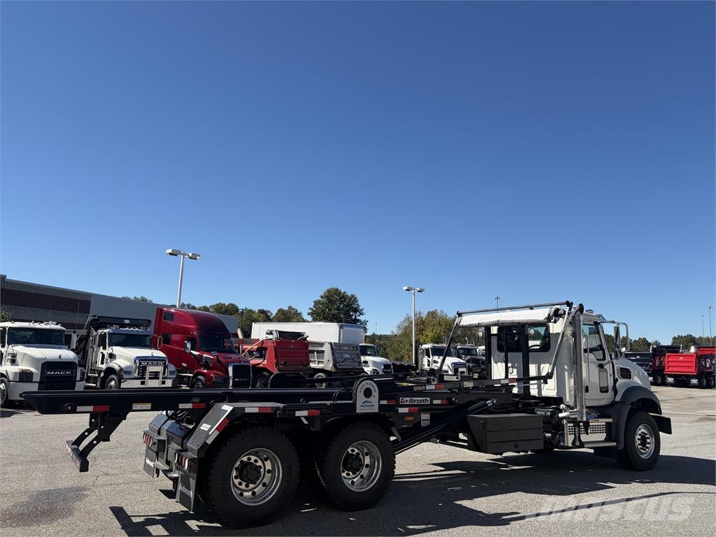 Mack GR64B Anders