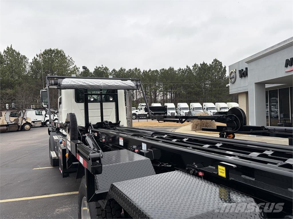 Mack GR64B Other trucks