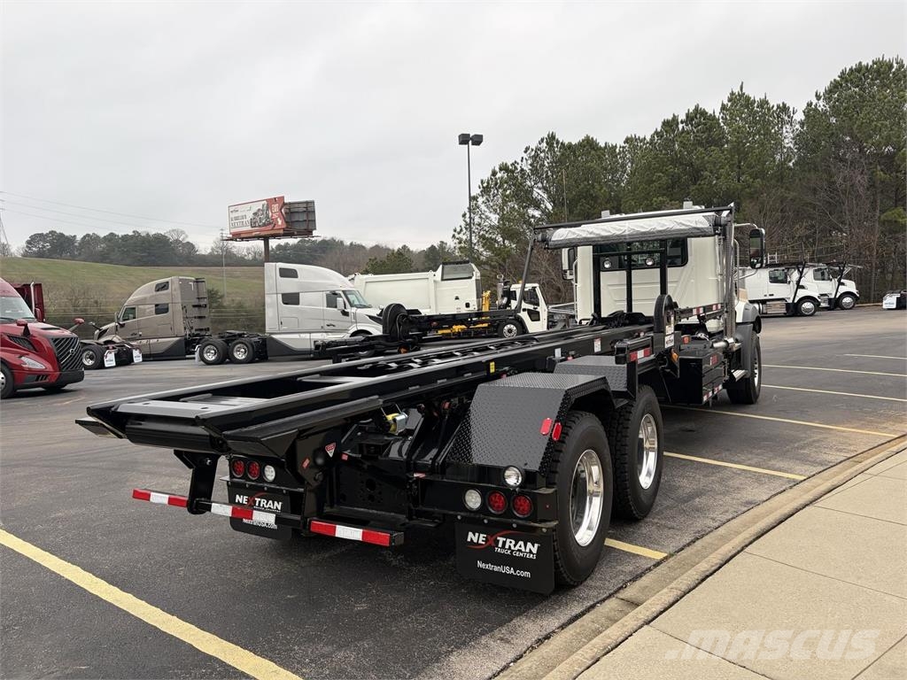 Mack GR64B Other trucks