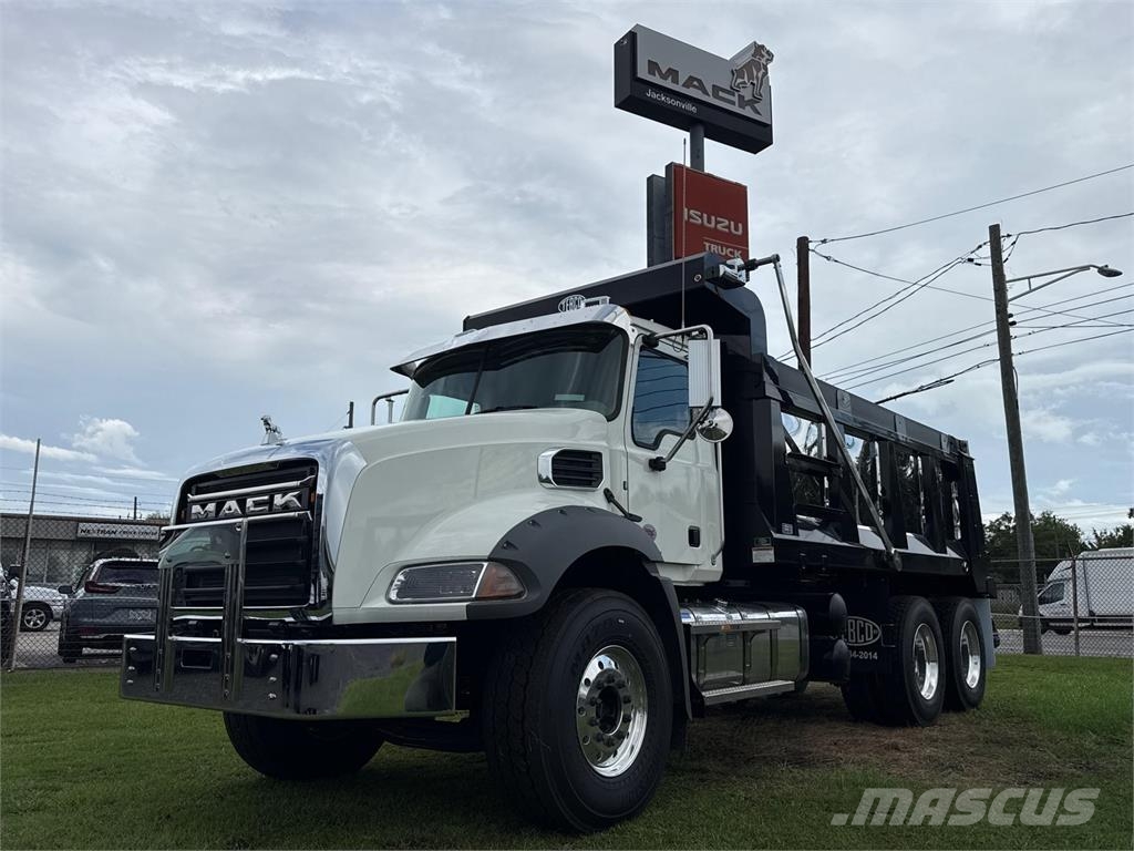 Mack GR64BR Camiones bañeras basculantes o volquetes
