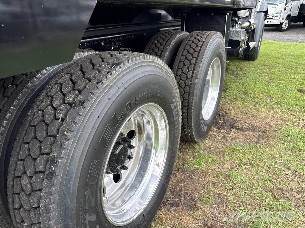 Mack GR64BR Camiones bañeras basculantes o volquetes