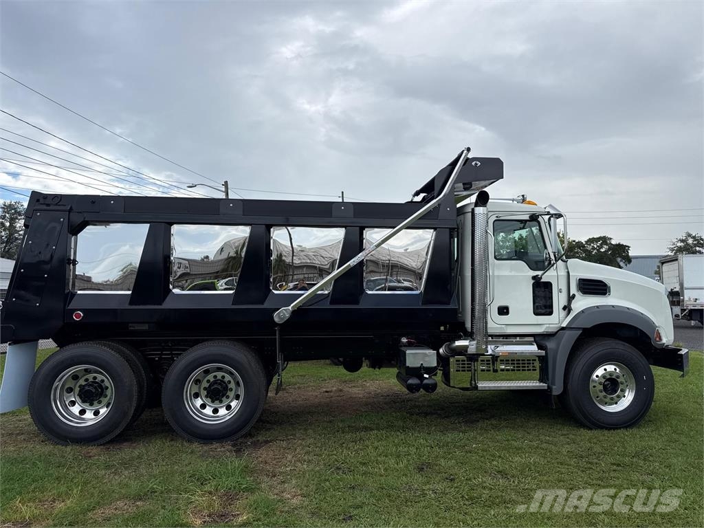 Mack GR64BR Camiones bañeras basculantes o volquetes