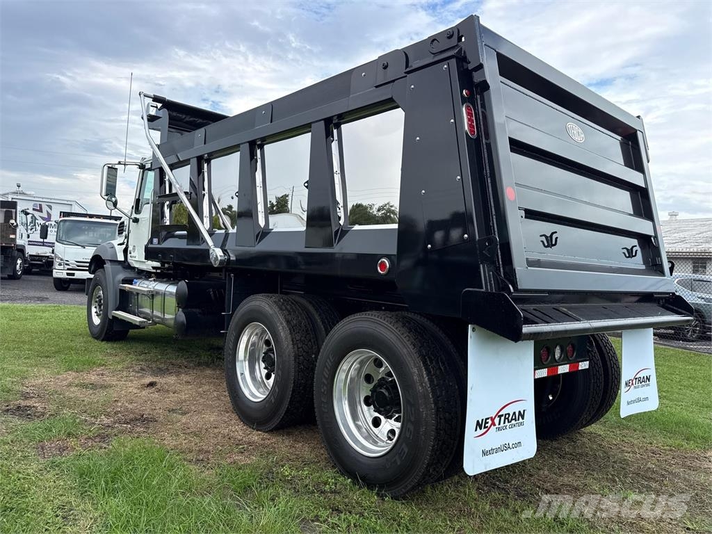 Mack GR64BR Camiones bañeras basculantes o volquetes