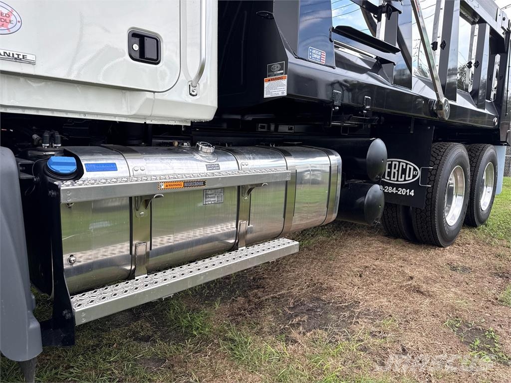 Mack GR64BR Camiones bañeras basculantes o volquetes