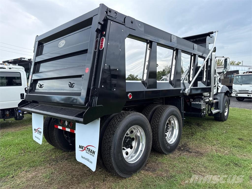 Mack GR64BR Camiones bañeras basculantes o volquetes