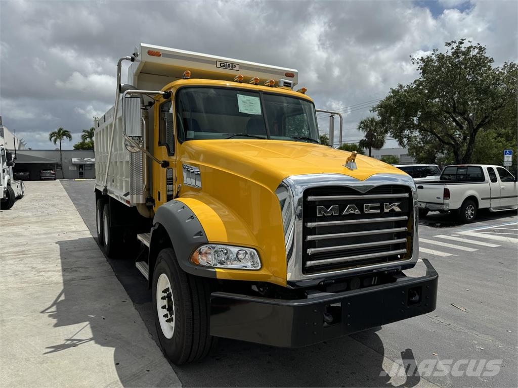 Mack GR64BRX 傾卸式卡車