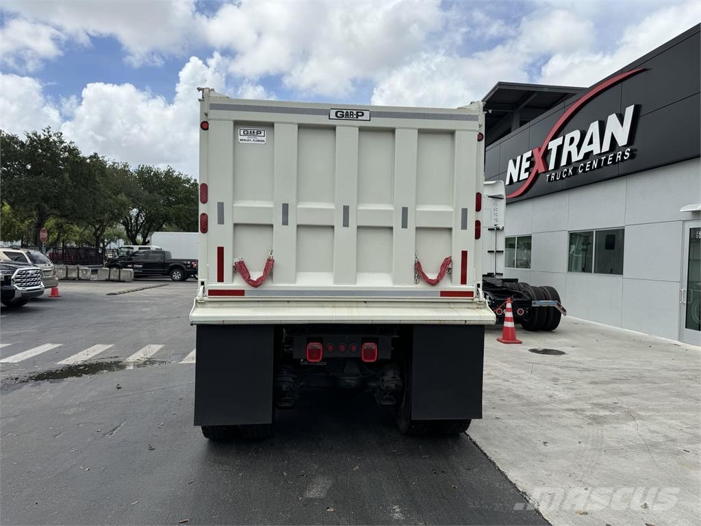 Mack GR64BRX 傾卸式卡車