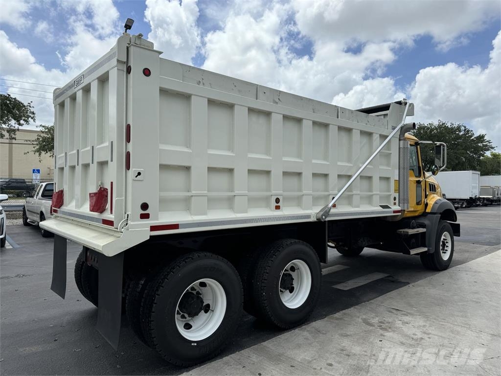 Mack GR64BRX 傾卸式卡車