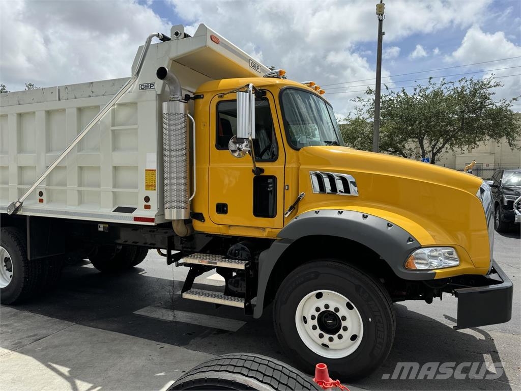 Mack GR64BRX 傾卸式卡車