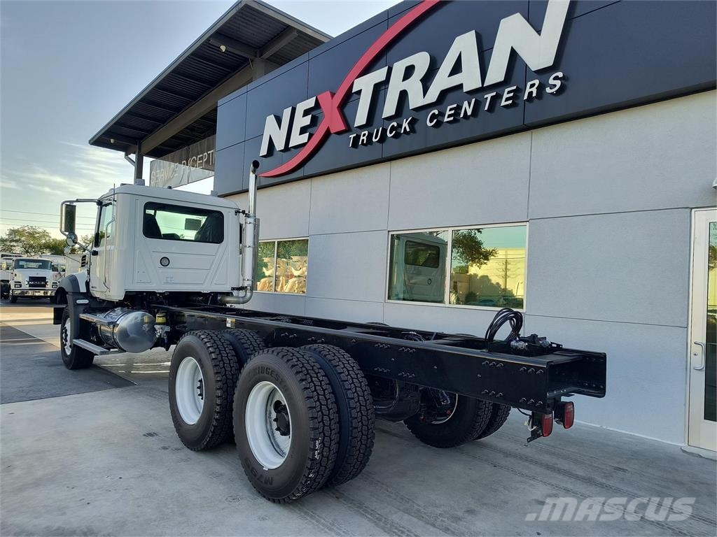 Mack GR64BX Bañeras basculantes usadas