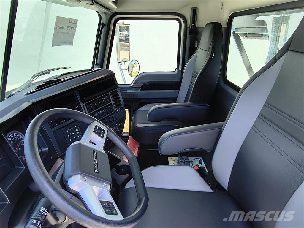 Mack GR64F Otros camiones