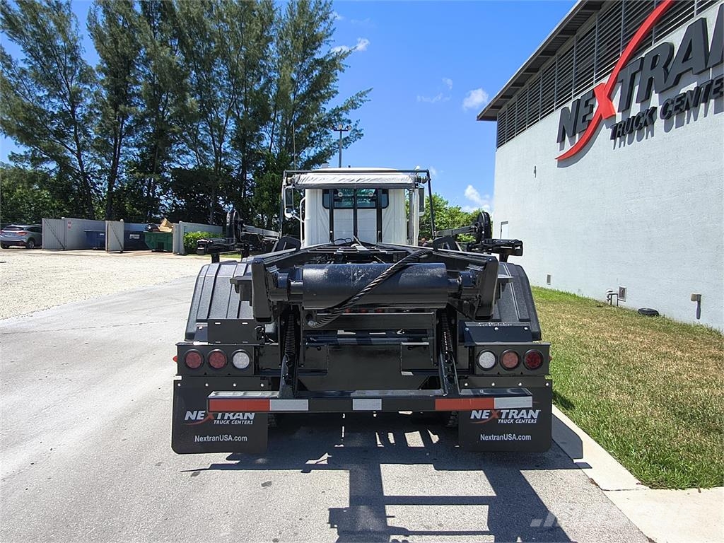 Mack GR64F Otros camiones