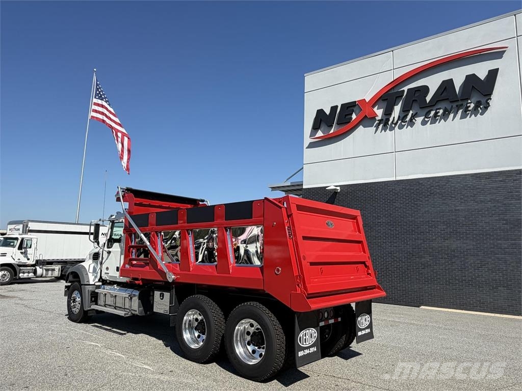 Mack GR64F Wywrotki