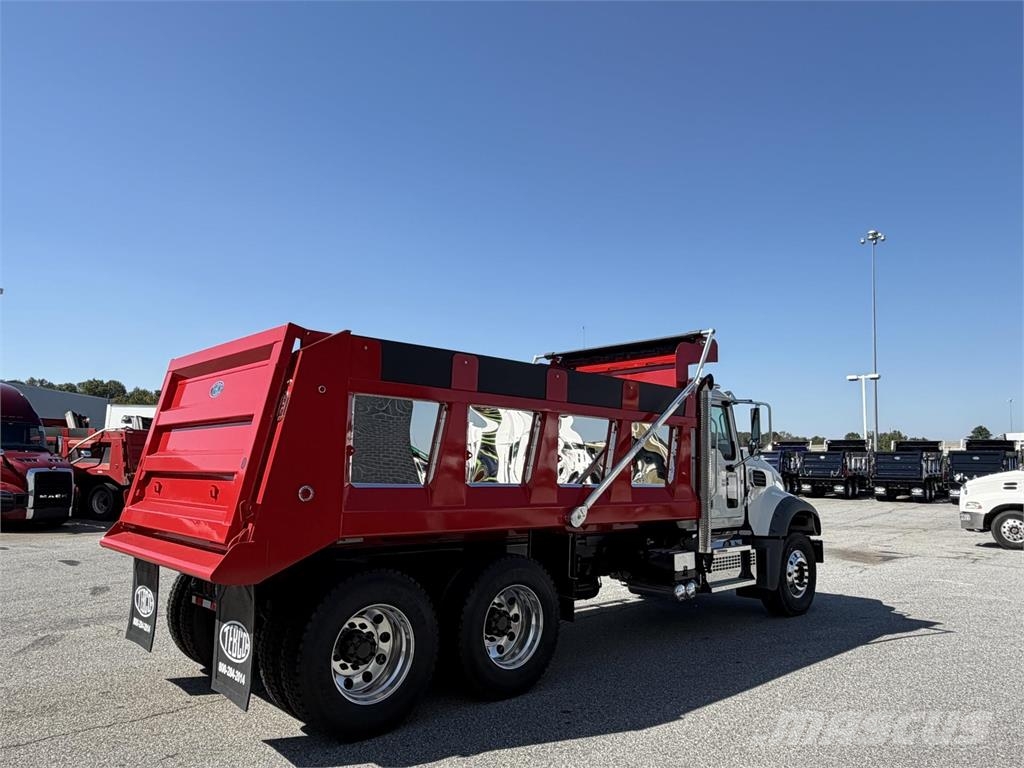 Mack GR64F Wywrotki
