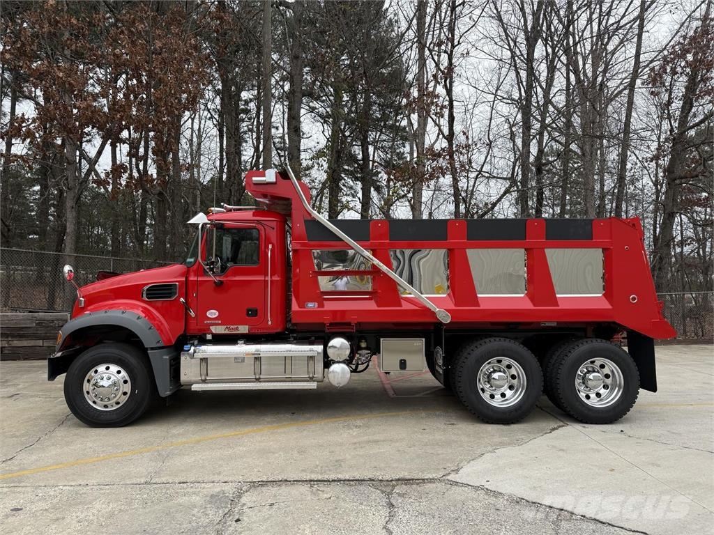 Mack GR64F Грузовики-Самосвалы