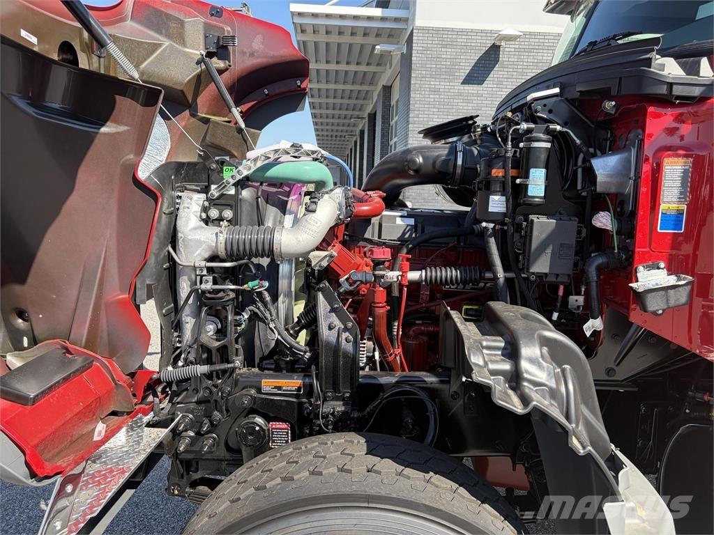 Mack GR64F Sora- ja kippiautot