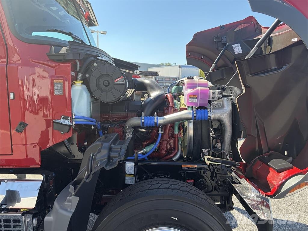 Mack GR64F Sora- ja kippiautot