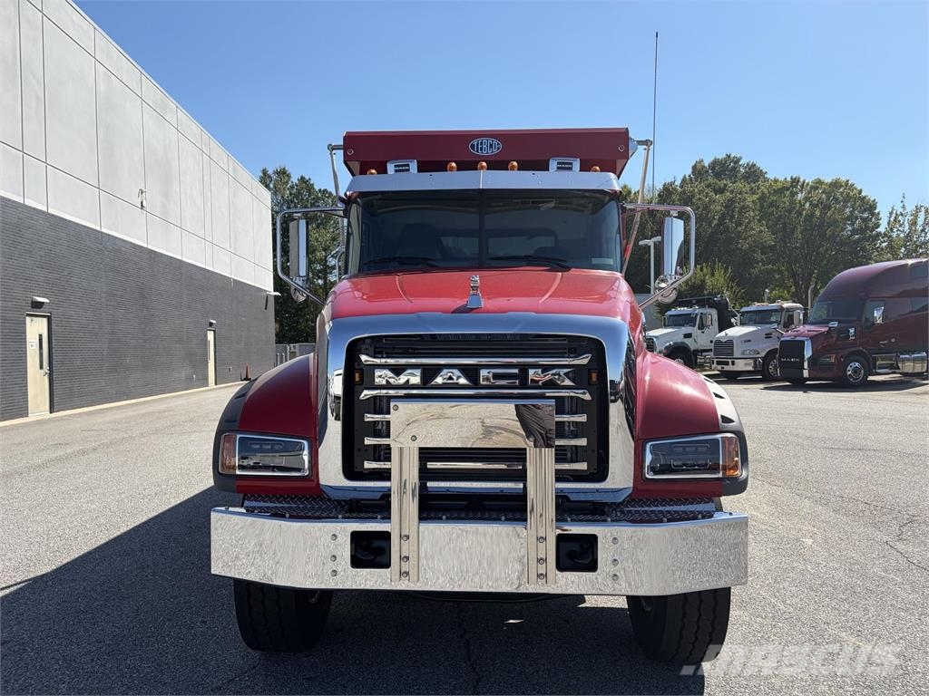 Mack GR64F Sora- ja kippiautot
