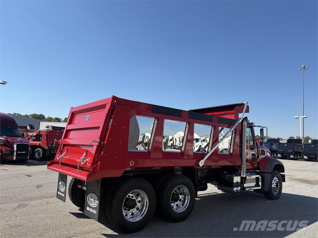 Mack GR64F Sora- ja kippiautot