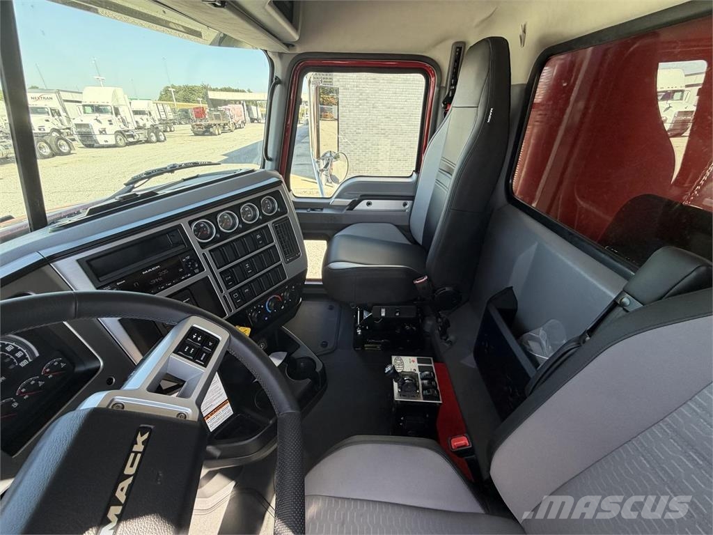 Mack GR64F Sora- ja kippiautot