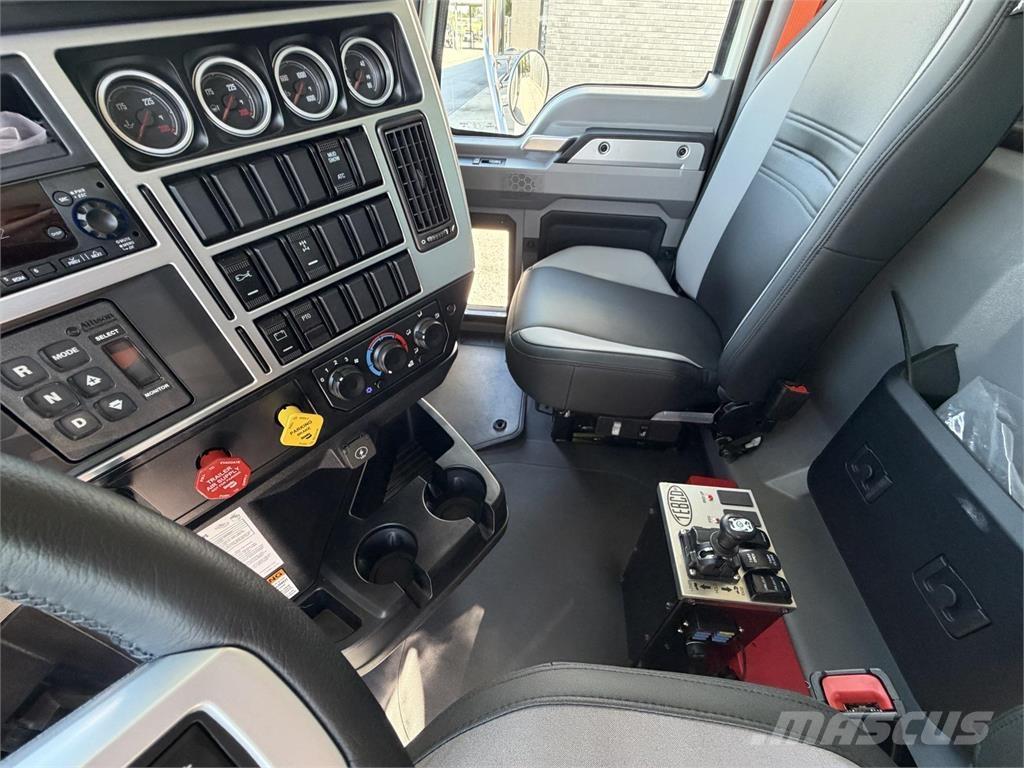 Mack GR64F Wywrotki