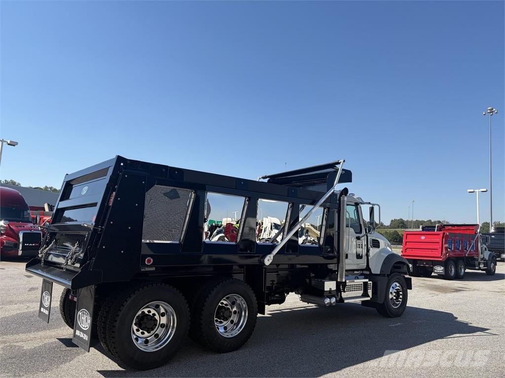 Mack GR64F Wywrotki