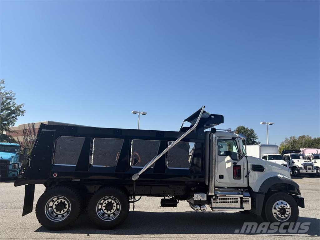 Mack GR64F Bañeras basculantes usadas
