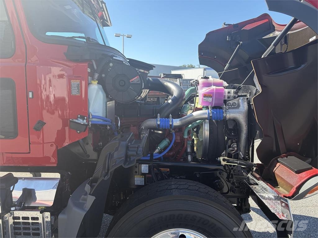 Mack GR64F Sora- ja kippiautot