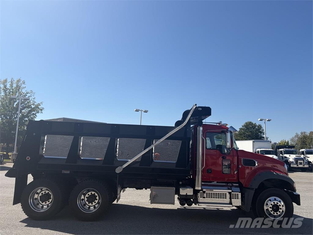 Mack GR64F Sora- ja kippiautot