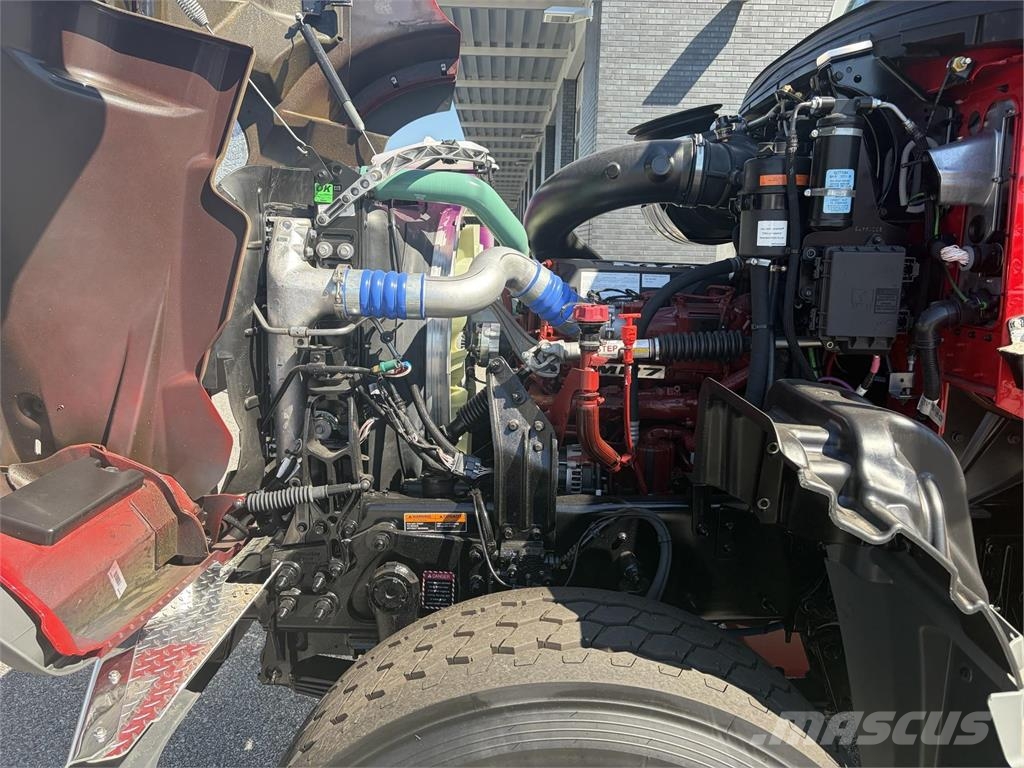Mack GR64F Sora- ja kippiautot