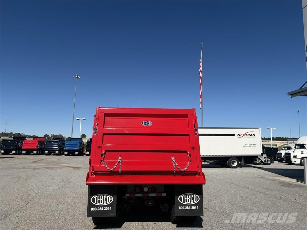 Mack GR64F 덤프 트럭