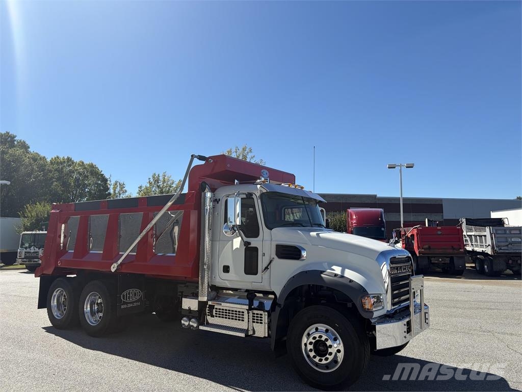 Mack GR64F 덤프 트럭