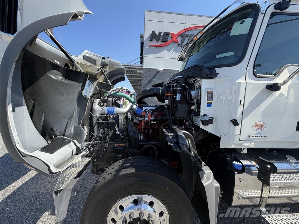 Mack GR64F Wywrotki