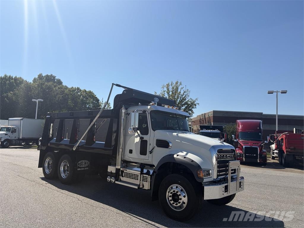 Mack GR64F Wywrotki