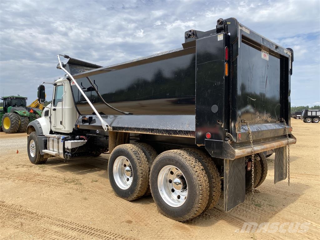 Mack GR64F Самосвал