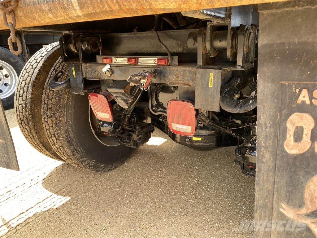 Mack GR64F Самосвал