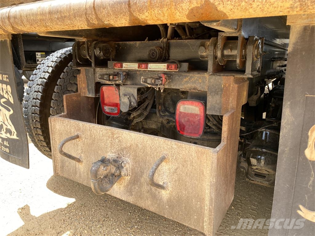 Mack GR64F Самосвал