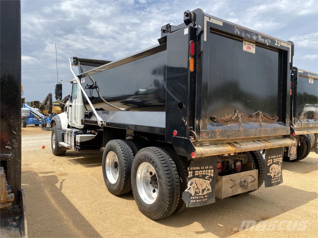 Mack GR64F Самосвал