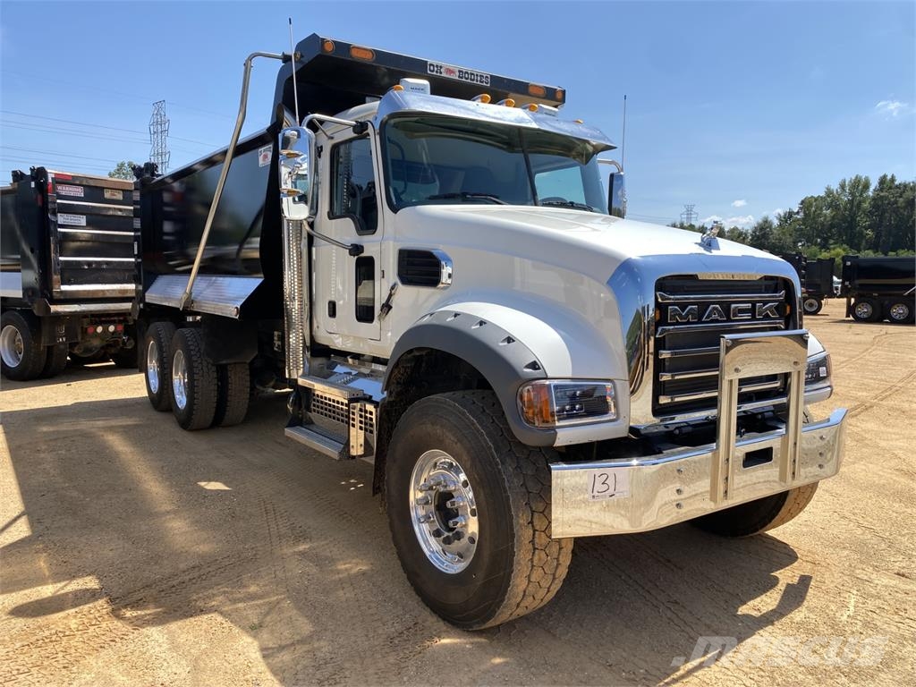 Mack GR64F Самосвал