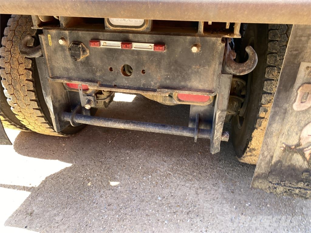 Mack GR64F Самосвал