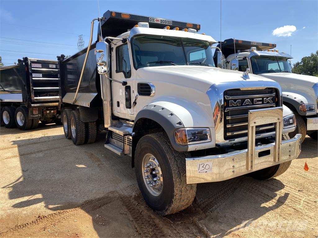 Mack GR64F Самосвал