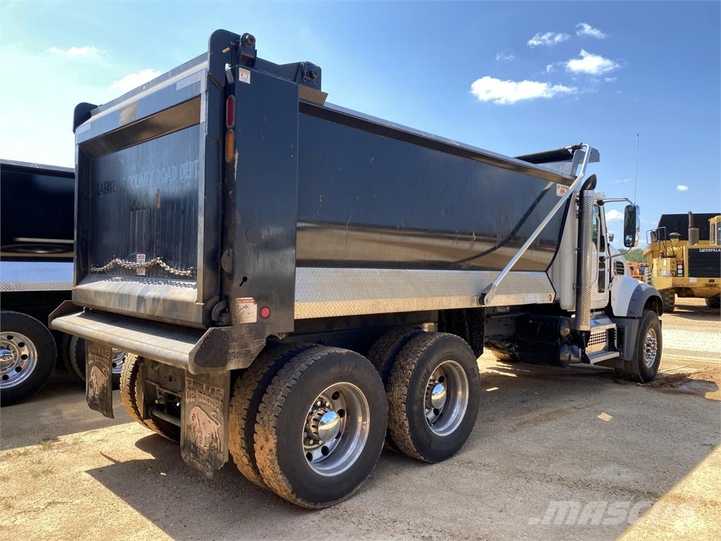 Mack GR64F Самосвал